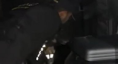 Yolcu otobüsündeki valizden 5 kilo skunk çıktı