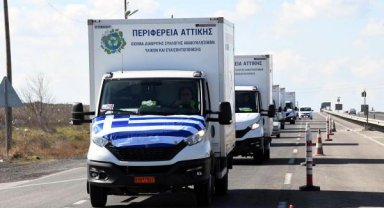Yunanistan'dan deprem bölgesine 48 araçlık yardım malzemesi