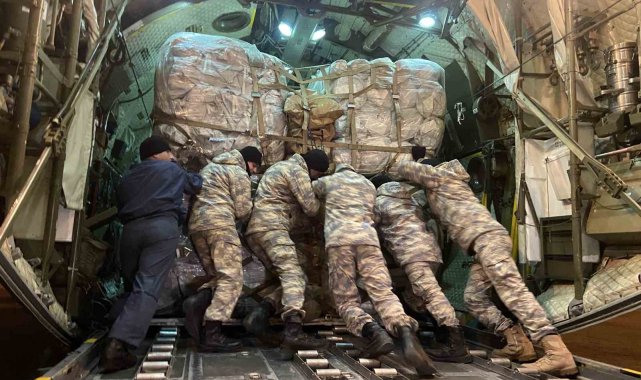 Yurt dışından gelen 11 TIR'lık yardım malzemeleri deprem bölgelerine gönderildi