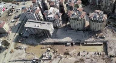 Yüzlerce kişinin can verdiği Rönesans Rezidans'ın enkazı kaldırıldı