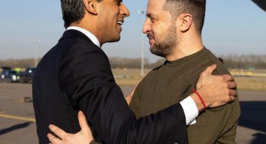 Zelenski'yi, İngiltere Başbakanı Sunak karşıladı