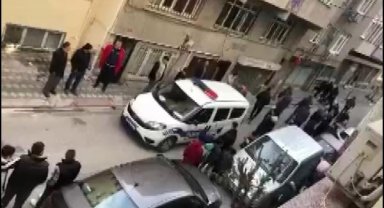 Zeytinburnu'nda hırsızlık şüphelileri çatıda yakalandı