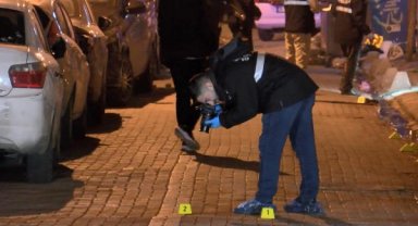 Zeytinburnu'nda sokak ortasında silahlı kavga: 4 yaralı