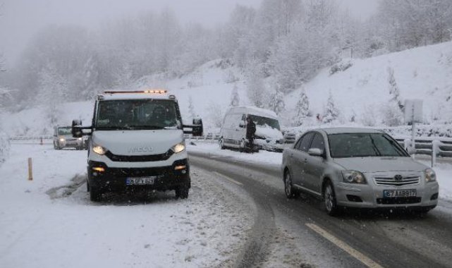 Zonguldak'ta kar yağışı kazalara neden oldu