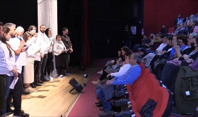 3. Kadın Oyunları Festivali Dünya Tiyatro Günü beyannemesinin okunmasıyla sona erdi