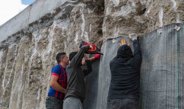 30 Ağustos İş Merkezi ve Zanaat Çarşısı inşaatının temelinde yalıtım çalışmaları