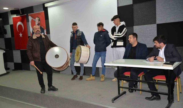 37 yıllık Ramazan davulcusu bu yıl da vatandaşları sahura kaldıracak