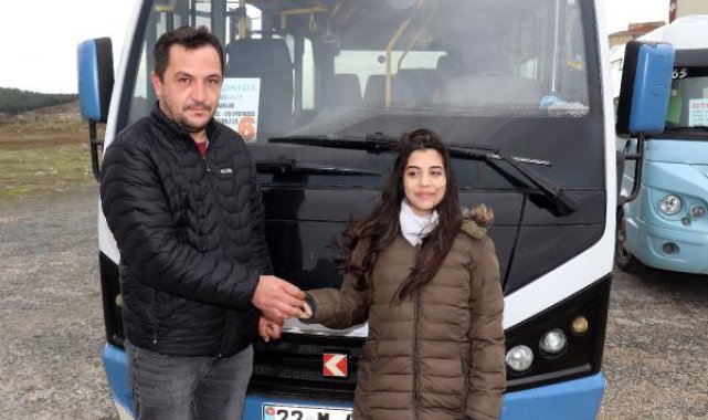 5 yaşındaki Ebrar'ın kaybolan 80 bin lira değerindeki işitme cihazını minibüsçü buldu
