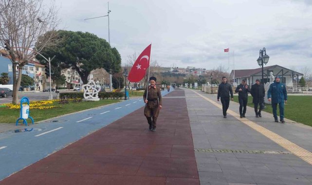 5 yıldır askeri kıyafetle Çanakkale'ye yürüyor