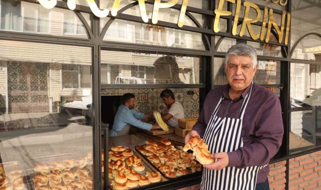90 yıllık gelenek...Çocuklar için iftariyelik tabanca ve kılıç poğaça