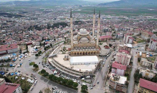 Abdülhamid Han Camii'nde teravih namazları çadırda kılınacak