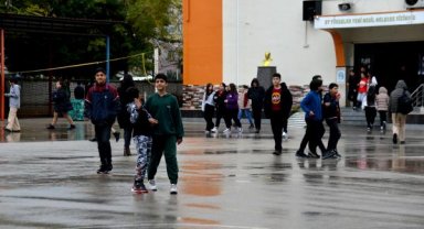 Adana ve Osmaniye'de deprem sonrası eğitim başladı