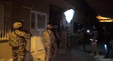 Adana'da 212 kişinin gözaltına alındığı 'Kökünü Kurutma Operasyonu' kamerada