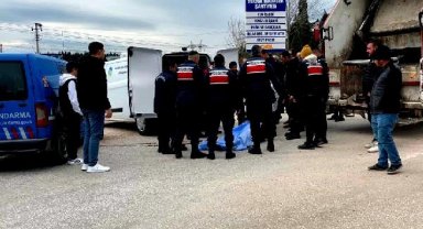 Adapazarı'nda, sürücüsü geri manevra yapan çöp kamyonunun çarptığı yaya öldü