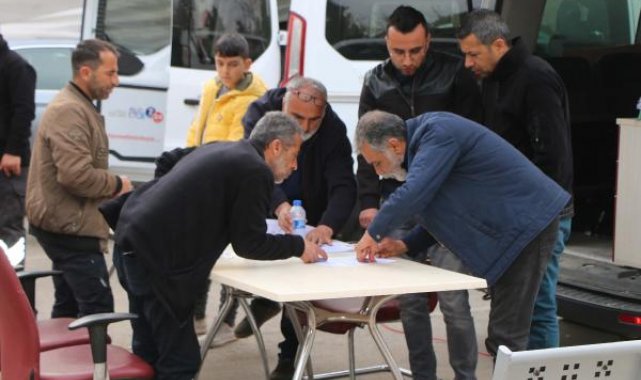 Adıyaman'da SGK binası bahçesindeki çadırda EYT başvuruları