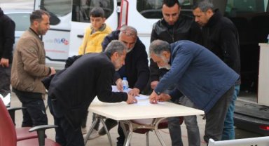 Adıyaman'da SGK binası bahçesindeki çadırda EYT başvuruları 