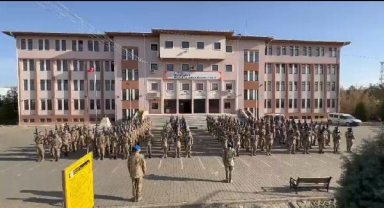 Adıyaman'dan 'Komando Andı' okuyarak ayrıldılar