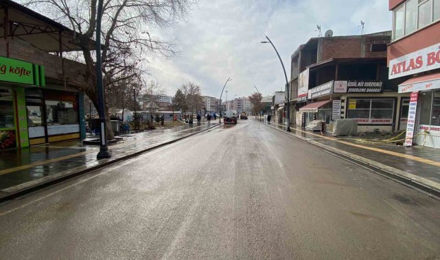 Afşin'de depremin izlerinin silinmesi için çalışmalar sürüyor
