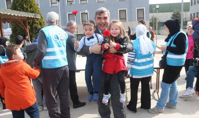 Afyonkarahisar'da +1 farkla depremzedelerin yanındayız etkinliği