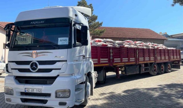 Afyonkarahisar'dan deprem bölgesindeki besicilere 27 tır ve 4 kamyon yem gönderildi