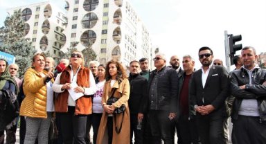 Ağır hasarlı Galeria Sitesi sakinleri, eşyalarını almak için toplandı