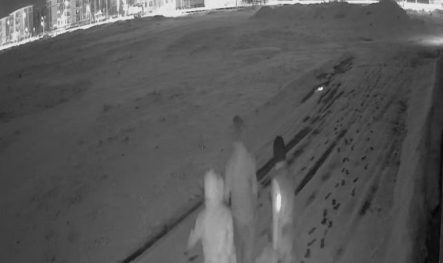 Ağrı'da kombi hırsızlığı güvenlik kamerasına yansıdı