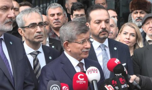 Ahmet Davutoğlu'ndan Meral Akşener'e geçmiş olsun ziyareti