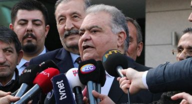 Ahmet Özal'dan YSK'ya cumhurbaşkanı adaylığı başvurusu