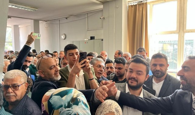 AK Parti Aydın'da 45 aday adayı için sandık başına gitti