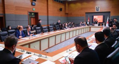 AK Parti'li Eroğlu: Hangi minare daha yüksek olacak diye yarışılıyor