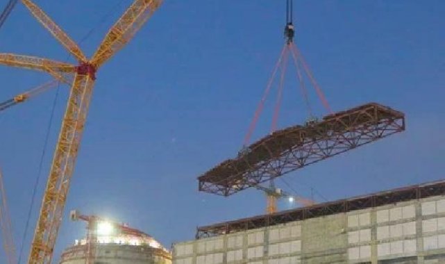 Akkuyu NGS'nin 1'inci ünitesinin türbin binasındaki çatının montajı tamamlandı