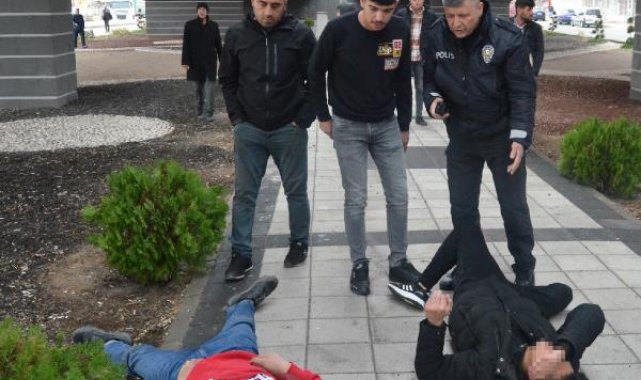 Aksaray'da çıkan bıçaklı kavgada 4 lise öğrencisi yaralandı