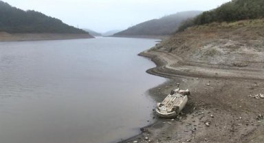 Alibeyköy Barajı'nda su çekilince otomobil ortaya çıktı