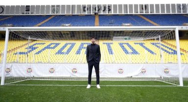 Altay Bayındır için imza töreni düzenlendi