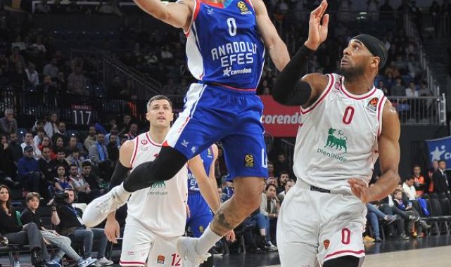 Anadolu Efes - Olimpia Milano: 89-69