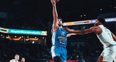 Anadolu Efes - Partizan: 84-97