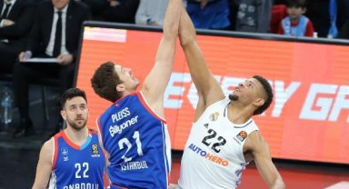 Anadolu Efes - Real Madrid: 90-89