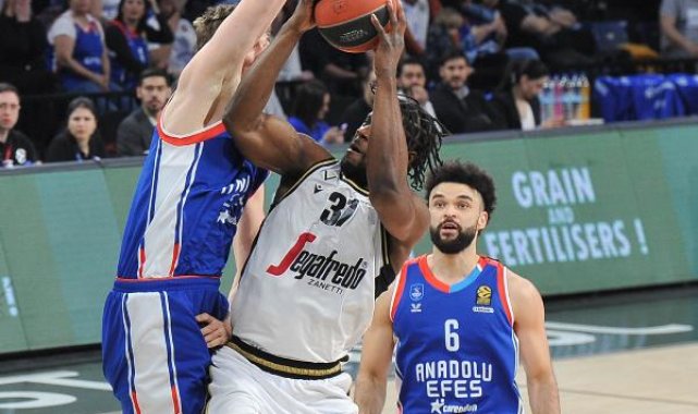 Anadolu Efes - Virtus Bologna: 86-67
