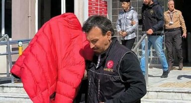Anahtarlık görünümlü suikast silahı ve uyuşturucuyla yakalan 2 şüpheli tutuklandı