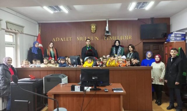 Anaokulu öğrencileri Bayburt Adliyesinde