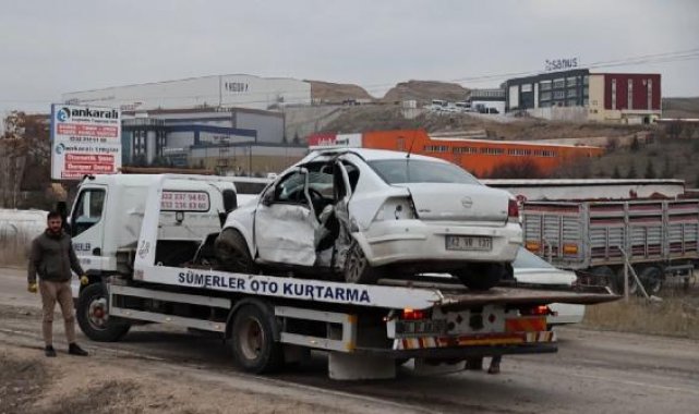 Ankara'da 2 otomobil çarpıştı: 6 yaralı