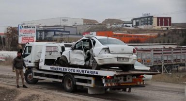 Ankara'da 2 otomobil çarpıştı: 6 yaralı