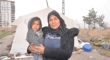 Ankara'da çadırda kalan depremzede aile eve yerleştirildi