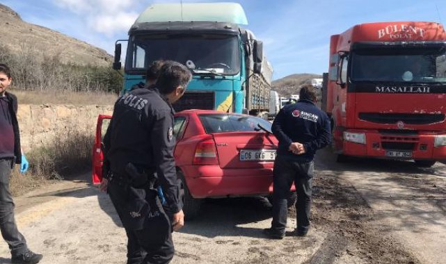 Ankara'da TIR ile çarpışan otomobilin sürücüsü öldü