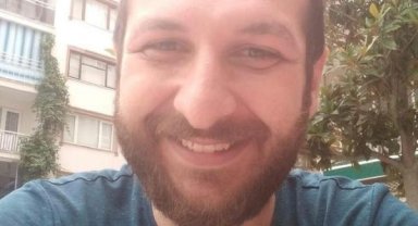 Annesinin boğazını kesip, 2 katlı evinin çatısından atladı