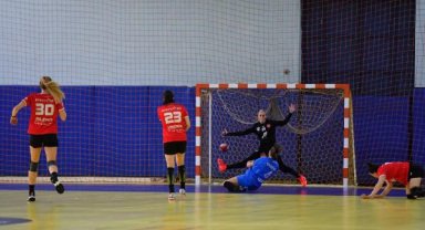 Antalya Konyaaltı Belediyesi - İzmir Büyükşehir Belediyesi: 39-28