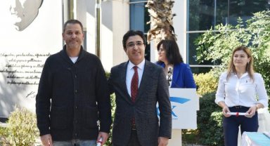 Antalya'da aylıkları bağlanan EYT'liler maaş döküm belgelerini aldı
