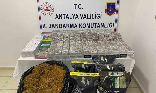Antalya'da jandarmadan kaçak sigara baskını