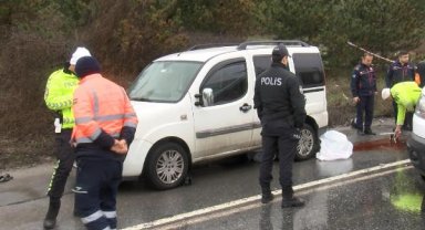 Arnavutköy'de servis minibüsüne çarpan motosikletli öldü