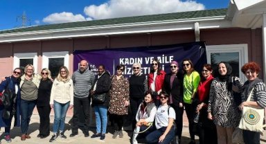 Askeri ateşe eşleri depremzede kadın ve çocuklarla buluştu